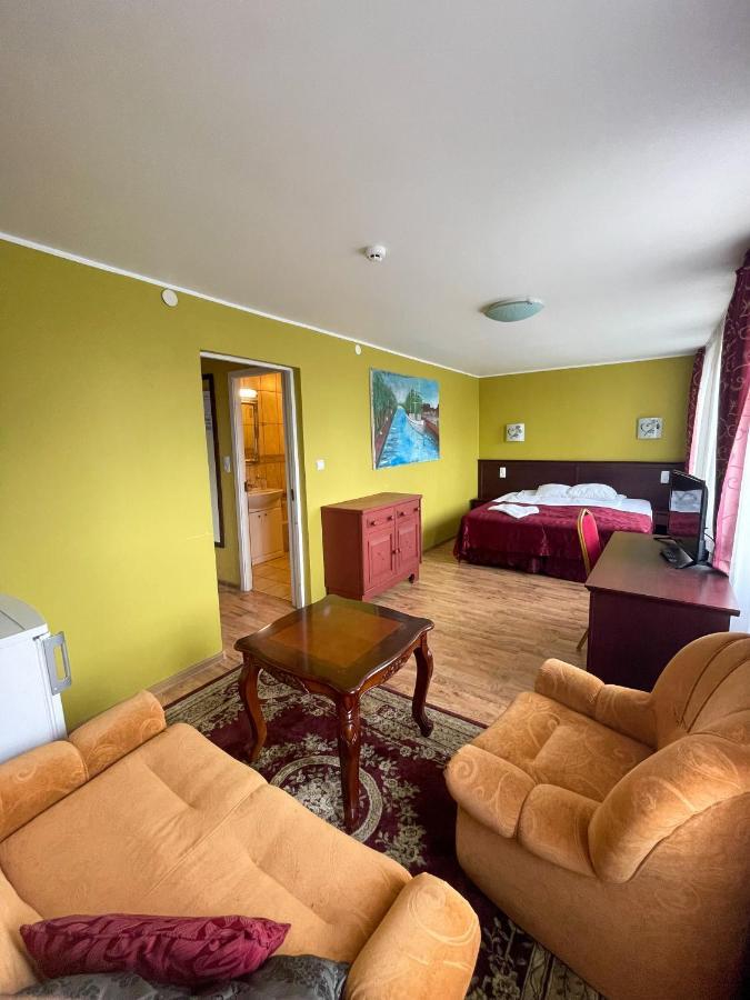 Taurage Hotel Esterno foto