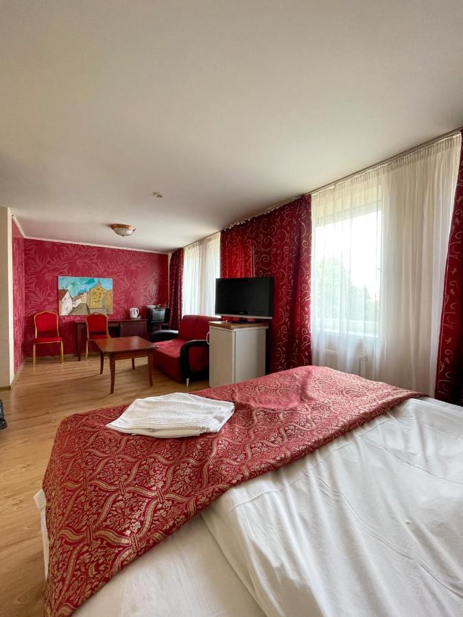 Taurage Hotel Esterno foto