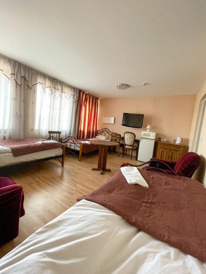 Taurage Hotel Esterno foto